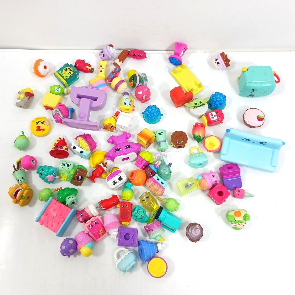 Shopkins Figure Lot with Tie Dye Storage Bag Mixed Seasons Furniture Accessories